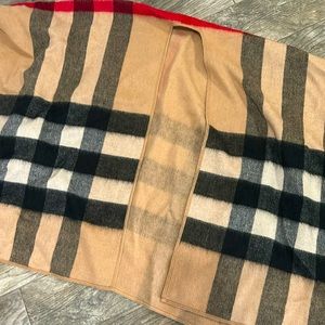 Fashionable cashmere wrap